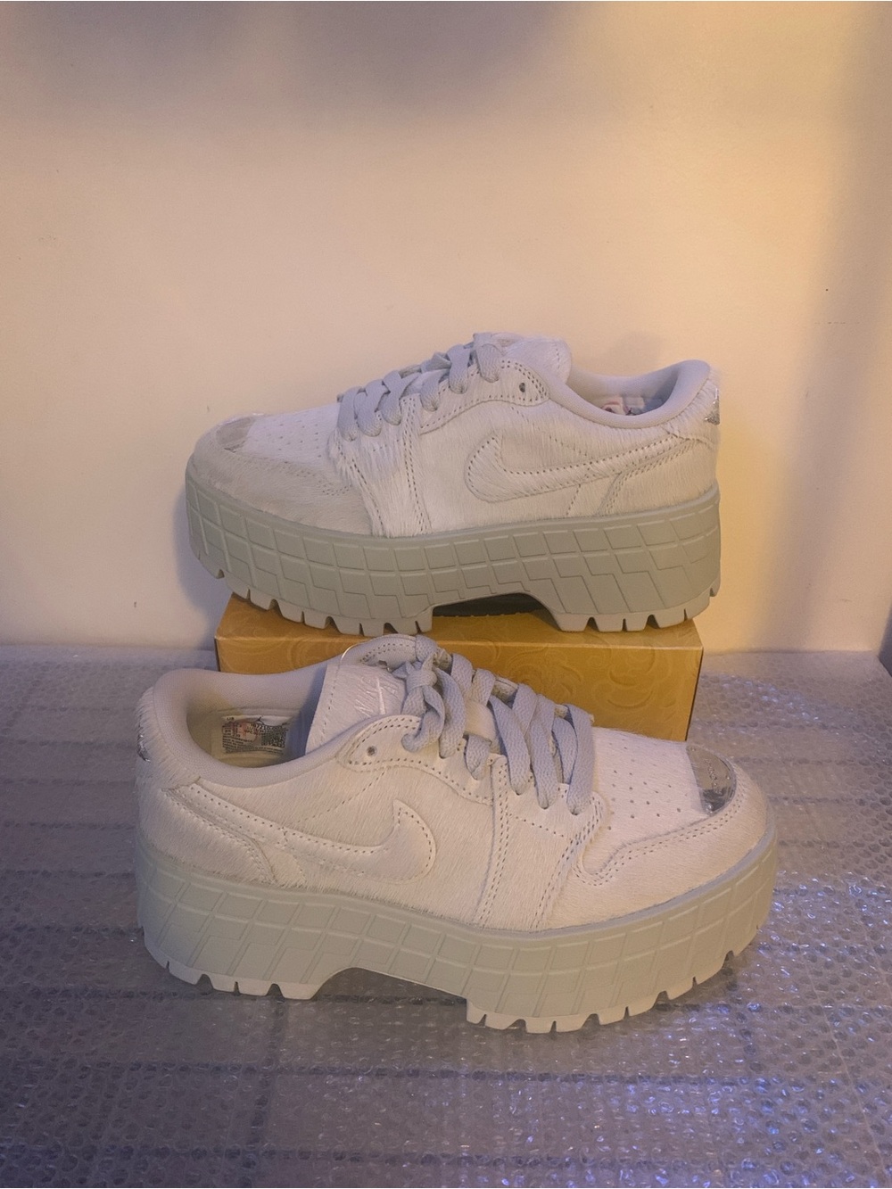 Air Jordan 1 Brooklyn Low Light Bone Pony IB7210-001 - Women’s Size 6